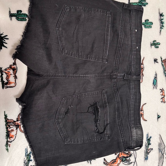 American Eagle Distressed Black Denim Shorts - Picture 2 of 3
